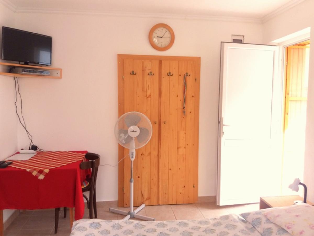 Julia Vendeghaz Sarrod Hotel Екстериор снимка