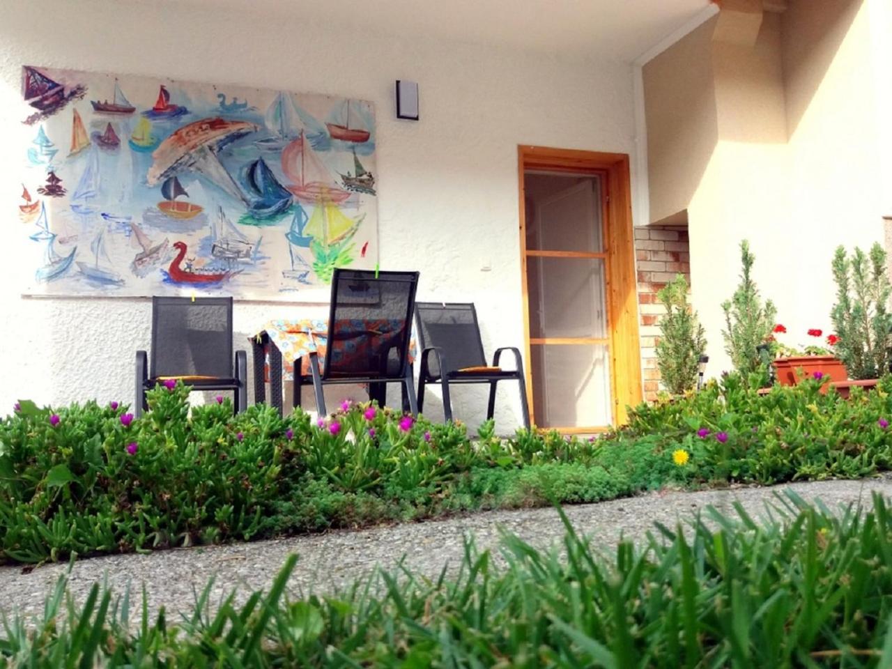 Julia Vendeghaz Sarrod Hotel Екстериор снимка